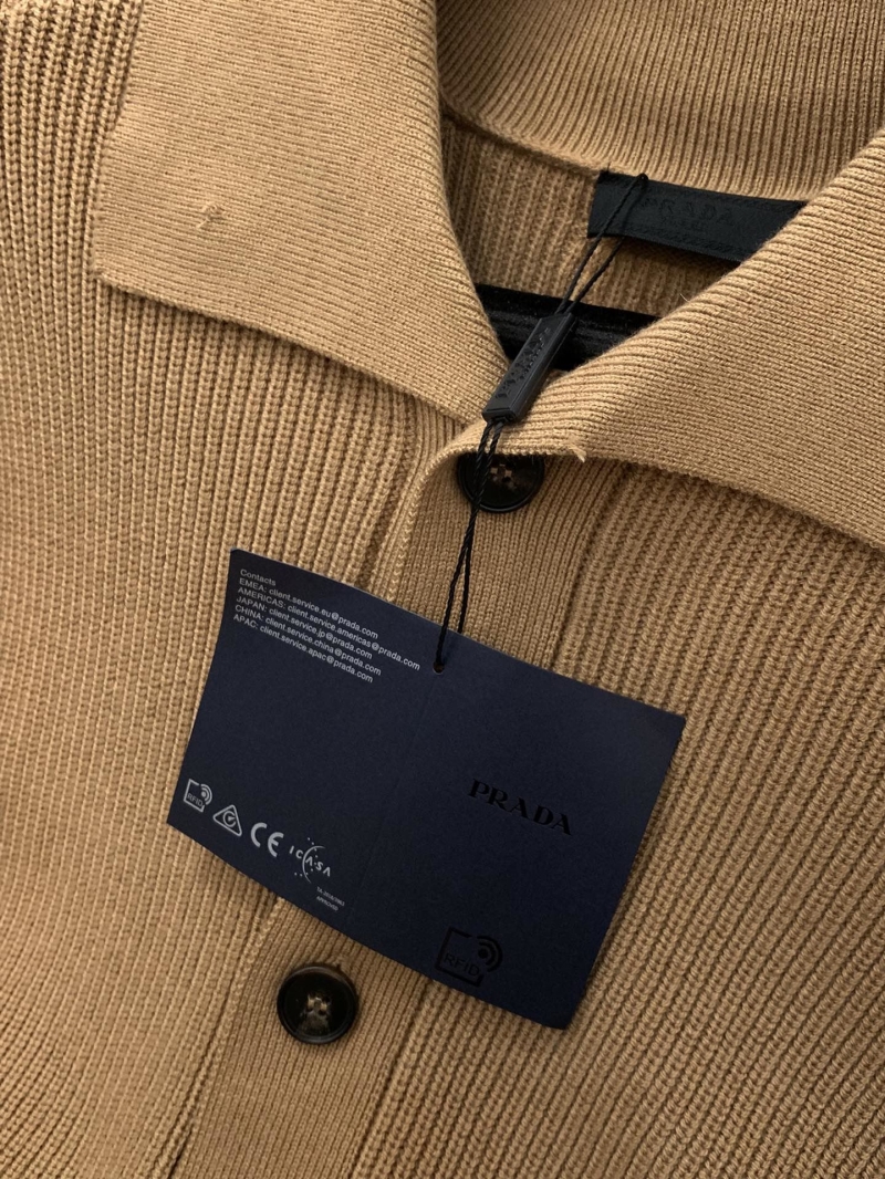 Pra*a sweater